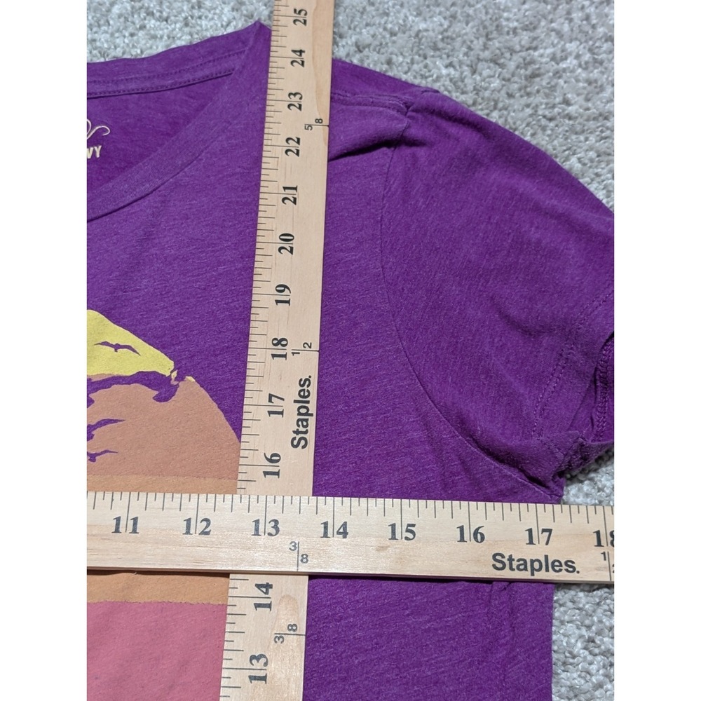 Pink Old Navy Sun & Surf Tee Shirt Size Medium Sunset Casual Wear - Picture 5 of 5